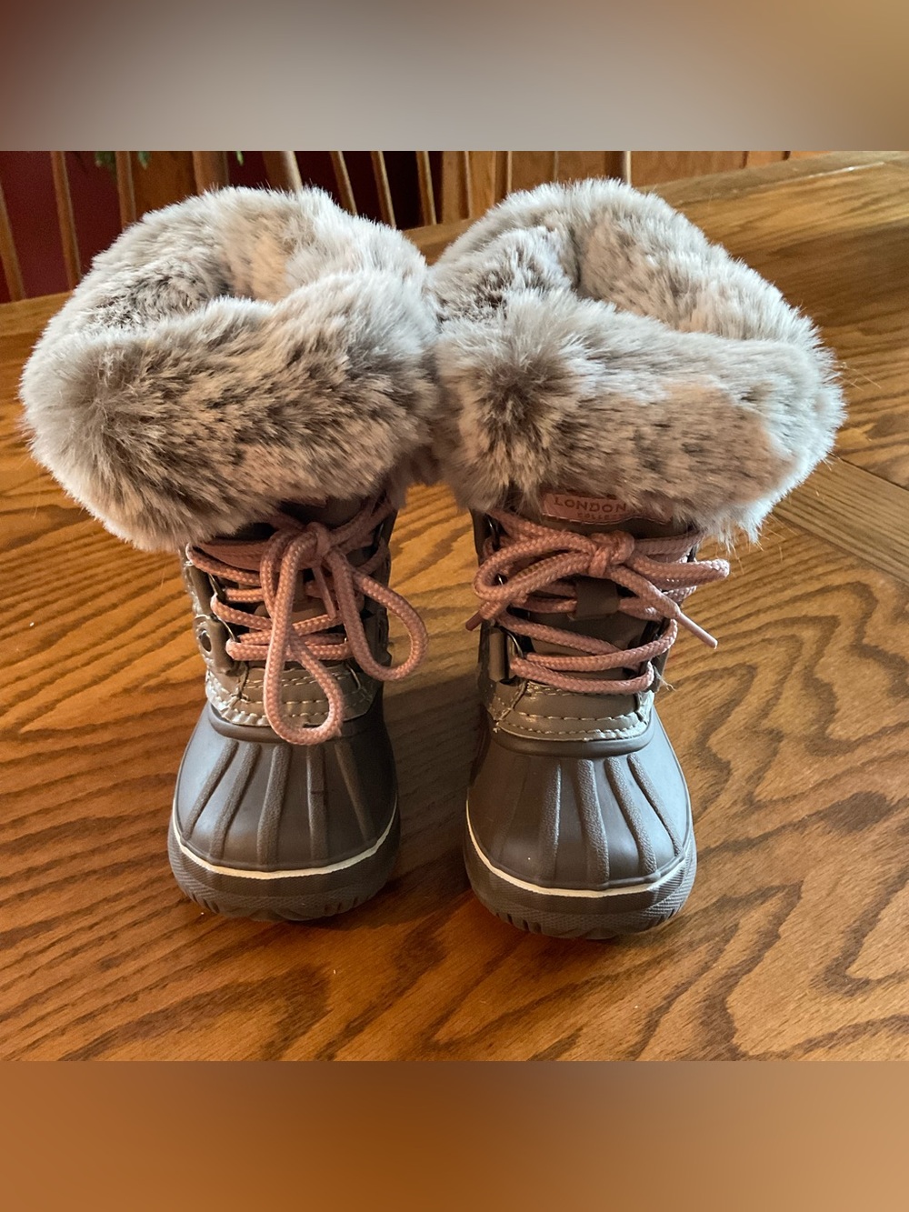 London Fog Little Girl’s Faux Fur Trim Waterproof Duck Winter Snow Boots, Sz 6